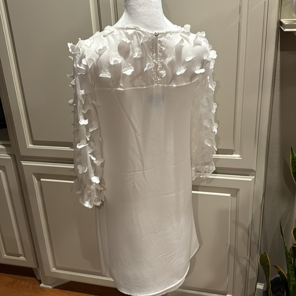 CeCe Long Sleeve Mixed Media Clover Clip Dress - Picture 4 of 6